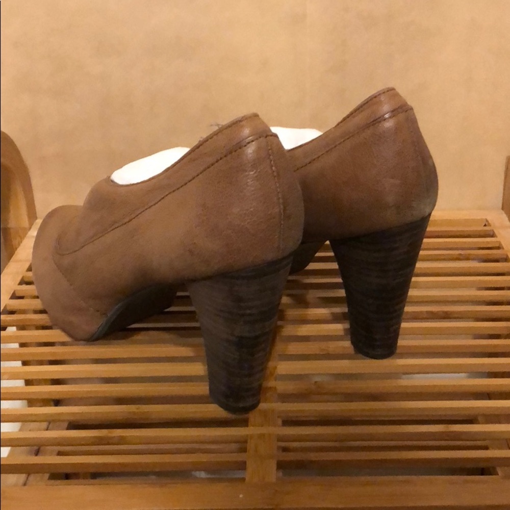 NICOLE tan leather booties! - Picture 3 of 3